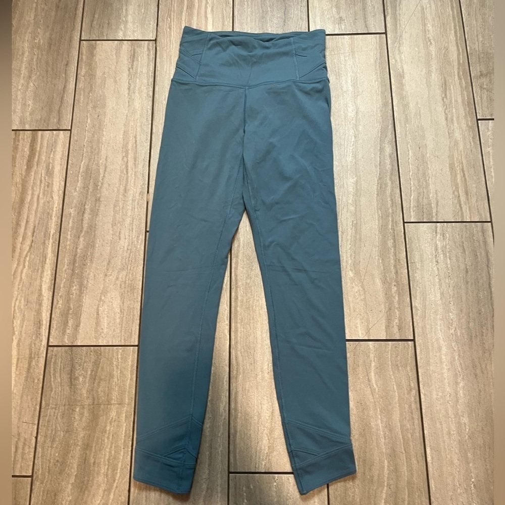 ATHLETA Elation Pirouette Size Small Tights 7/8 Yoga‎ Pants Workout